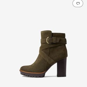 Naturalizer Lyra Crisscross Bootie